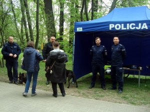 Policjanci na pikniku
