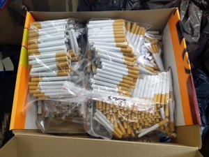 Policjanci zabezpieczyli ponad 111 kilogramów krajanki tytoniu i urządzenia do produkcji papierosów